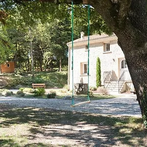 Domaine Des Ayasses, 5 Hébergements Indépendants Au Coeur De La Forêt Et De La Nature Hébergement de vacances